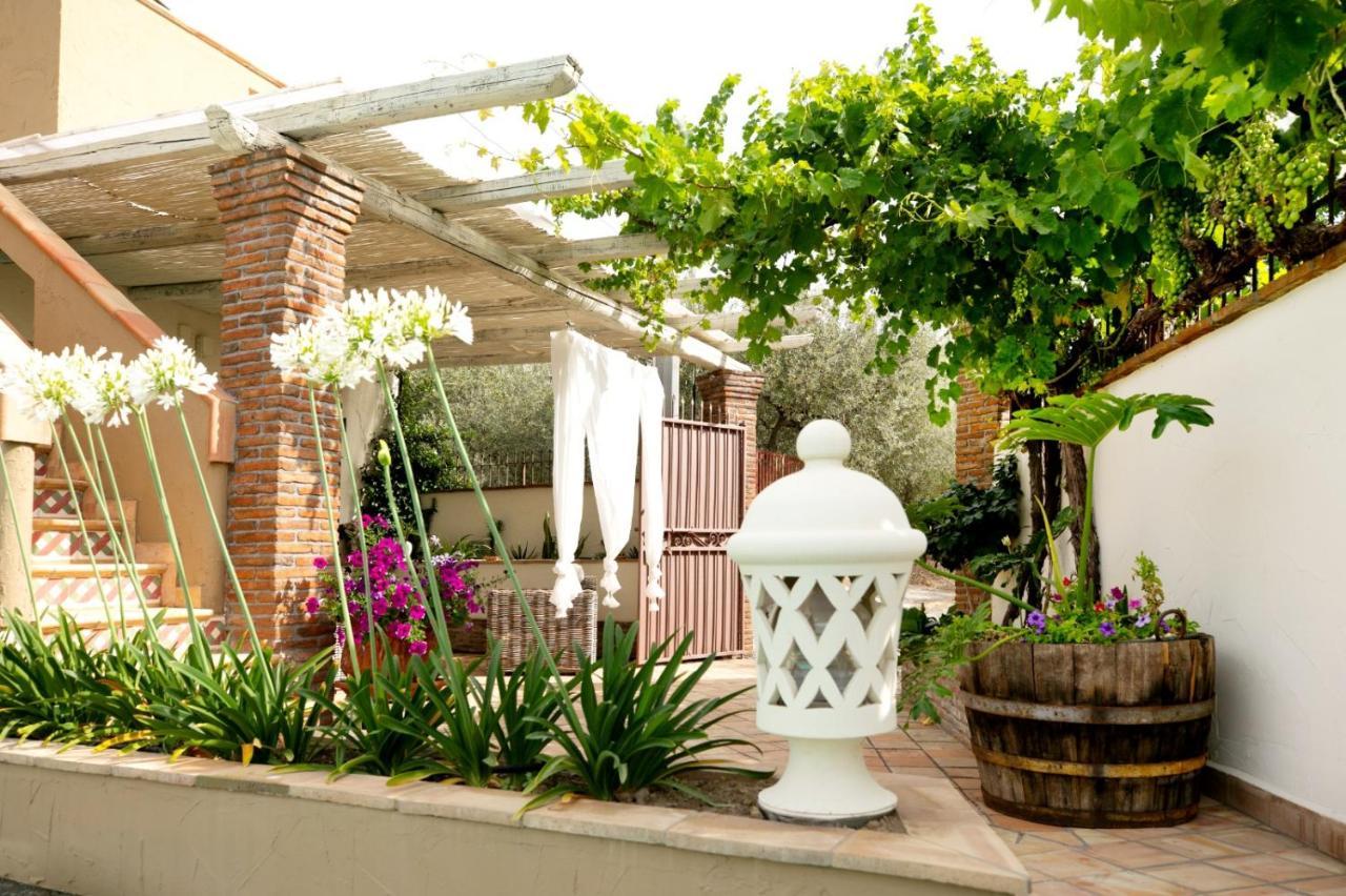 Villa Alcantara Di Charme Graniti Exterior photo